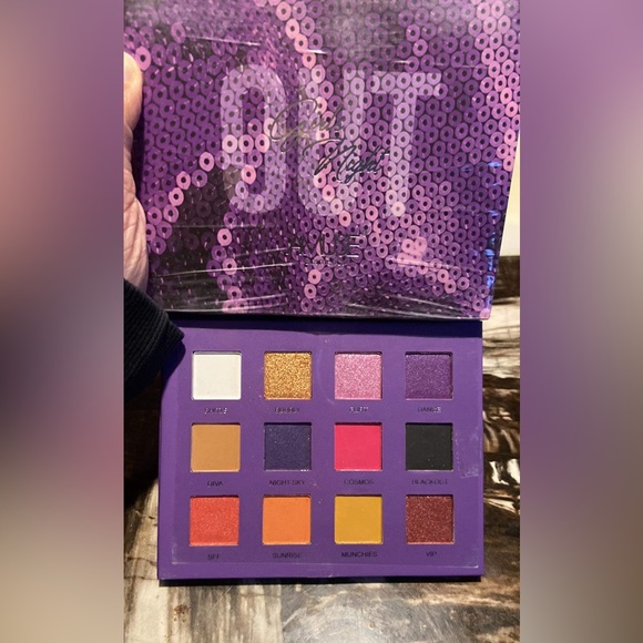 Makeup - Picture 8 of 9